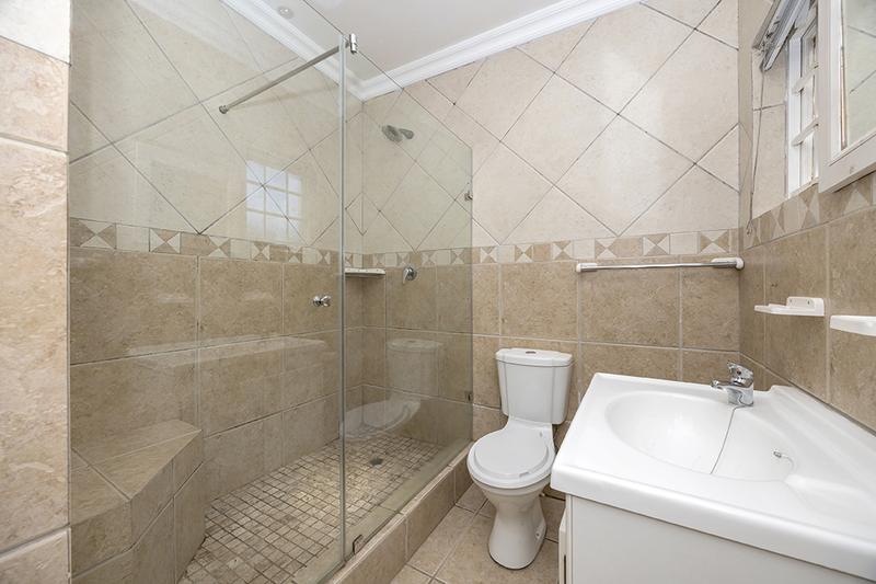 5 Bedroom Property for Sale in Bloubergrant Western Cape